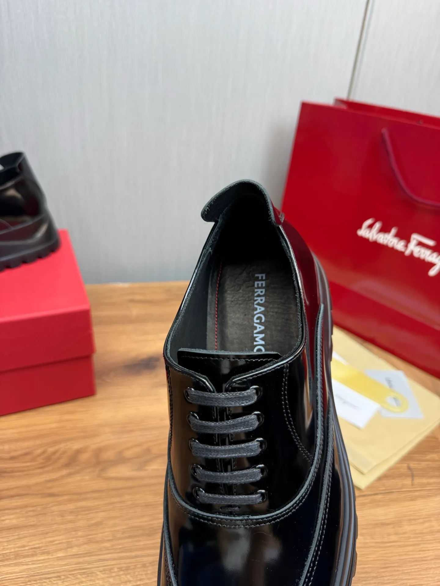 Men's shoes 💰880💰 Ferragamo. [Ferragamo] Men's Loaf leather shoes, the latest hot style, 1:1 original purchase quality, top quality, imported open-edge beaded cowhide leather on the upper, hand-made three-dimensional stitching highlights the round toe design, the inner feet are made of imported cowhide, with original wear-resistant rubber outsole, matching code 39-44, (38, 45 custom-made, non-refundable)